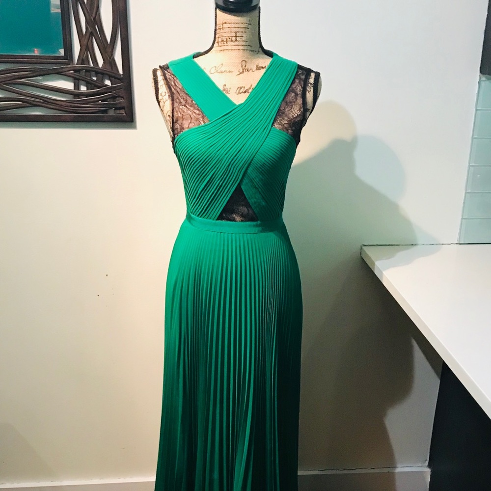 BCBGMaxAzria- Green Caia Malachite Sleeveless Gown